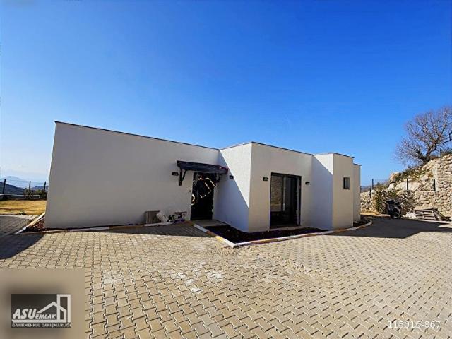 BODRUM Bağla 3+1 Tek Katlı Geniş Bahçeli Önü Açık Satılık Villa