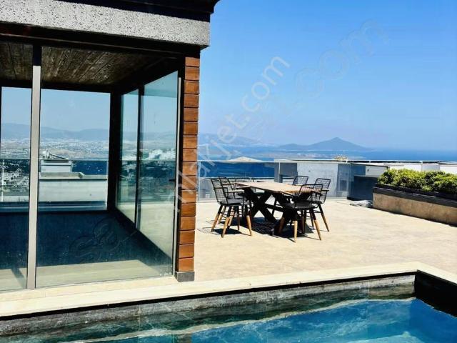 Bodrum Bağla'da Deniz Manzaralı, Misafir Evli, Kış Bahçeli Villa