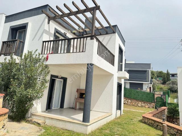 Bodrum Güvercinlik Kuyucak’ta Müstakil Bahçeli, Ortak Havuzlu 3+1 Satılık Villa