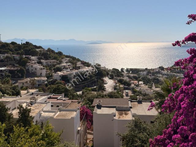 Bodrum Gümüşlük'te Özel Plajlı Tam Eşyalı Lüks Kiralık Villa