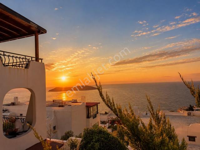 Bodrum Gümüşlükte Satılık Müstakil Villa 9 Adalar Manzaralı Ev