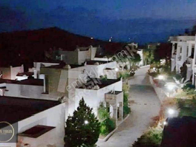 Bodrum Gümüşlük Sosyal Tesisli Sitede Manzaralı Bahçekatı