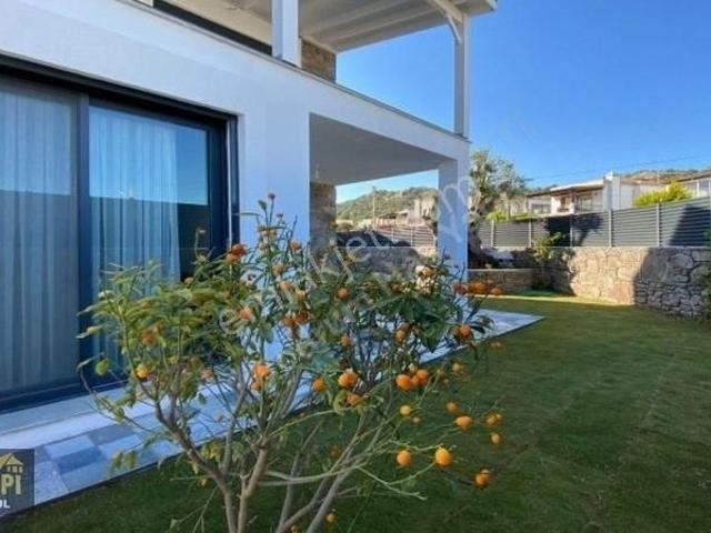 Bodrum Gumusluk Koyici Cadde Denize Yakin Havuzlu Sifir Villa
