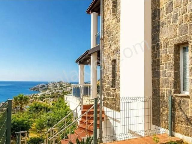Bodrum Gündoğan'da Kapanmaz Deniz Manzaralı 4+2 Müstakil Bahçeli Villa