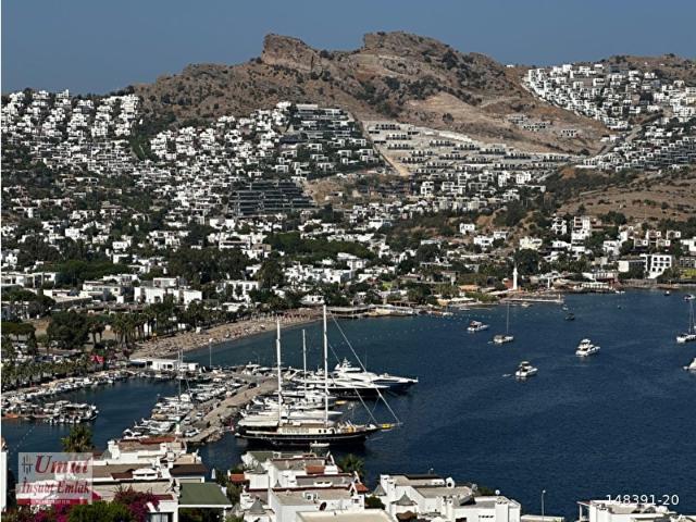 Bodrum eski çeşme müstakil villa satılık 3+1 Bahçe BODRUM KALLE MANZARALI