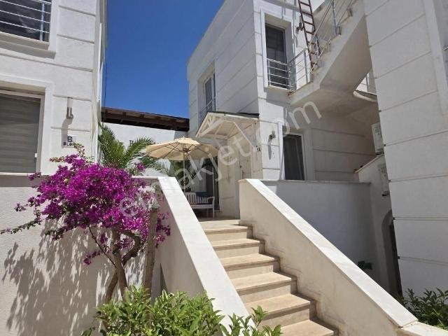 Bodrum Eskiçeşme'de Havuzlu Sitede Full Eşyalı Satılık 2+1 Daire