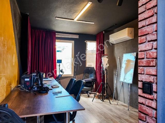 Bodrum Konacık'ta Ana Cadde Yakını Satılık 1+1 Ofis