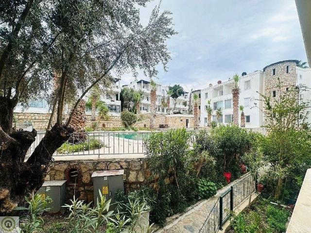 Bodrum Konacıkta Havuzlu Site İcerisinde Satılık 2+1 Daire