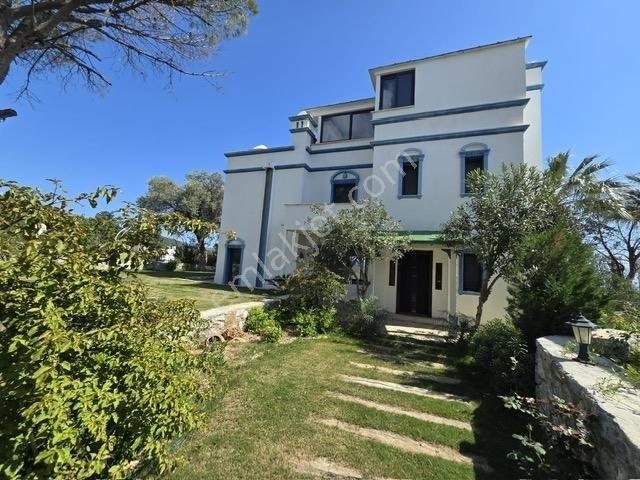 Bodrum Konacık'ta Kiralık Denız Manzaralı, 5+2 Genış Bahçelı Vıl