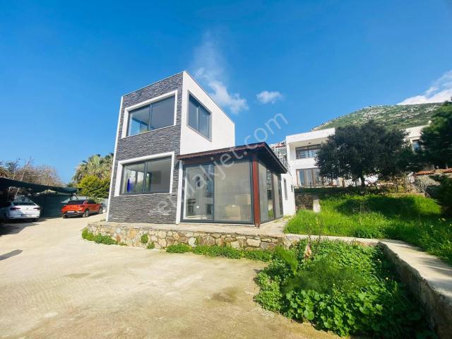 Bodrum Kadıkalesi Denize 750m Mesafede Satılık Müstakil Villa