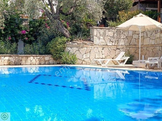 Bodrum Oasis Civarında Havuzlu Sitede Kiralık Giriş Katı Eşyalı 1+1 Daire