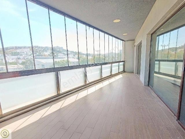 Bodrum Ortakent Kiralık Geniş Bakımlı Ferah 2+1 110 M2 Üst Kat Daire