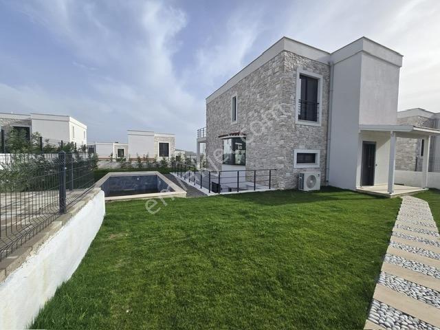 Bodrum Ortakent Te Kiralık Site İçi Villa Özel Havuzlu 4+1