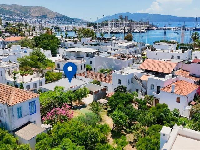 Bodrum Merkez Marinaya 100m, 2 Dükkan Ve Narenciye Bahçesi