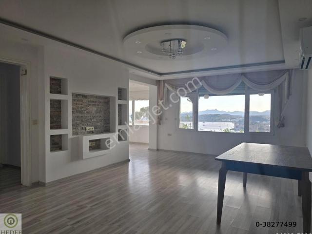 Bodrum Merkez Kale Ve Deniz Manzaralı 4+1 Kiralık Villa