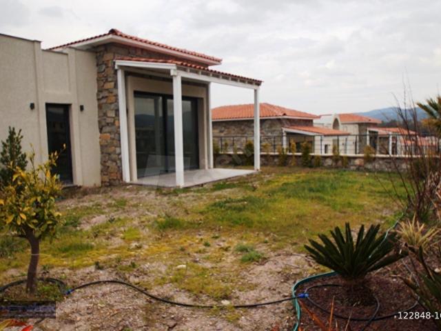 Bodrum Mumcular Karaova'da Tek Katlı 3+1 Yıllık Kiralık Villa