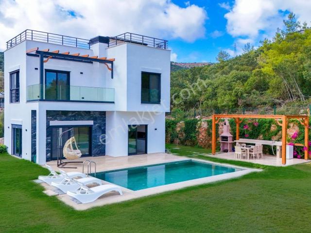 Bodrum Torba'da 6 Oda Özel Yüzme Havuzlu Malikhane Gibi Villa