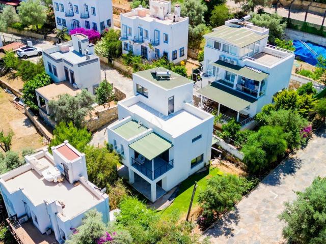 Bodrum Torba'da Satılık Denize Yakın 4+1 Yenilenmiş Villa
