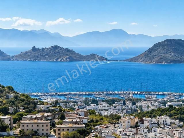 Bodrum Turgutreis Deniz Manzaralı Bahçeli Lüks 3+1 Daire Satılık