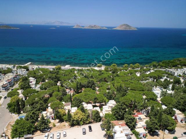 Bodrum Turgutreis Satılık Denize Sıfır Plajlı Site