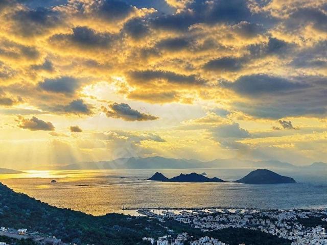 Bodrum Turgutreis'te 1.169m2 %15 İmarlı Full Deniz Manzaralı