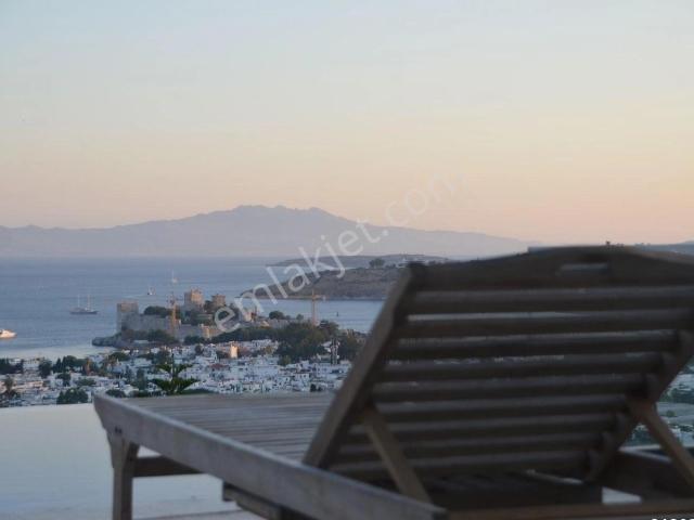Bodrum Yokuşbaşı Kiralık Deniz Manzaralı Özel Havuzlu Tripleks