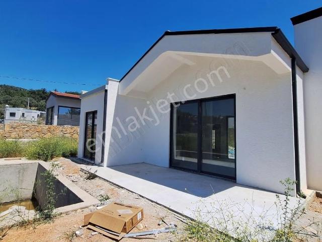 Bodrum Yalıçiftlikte 3+1 Havuzlu Yeni Eşyalı Sıfır Villa