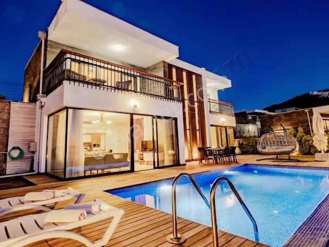 Bodrum Yalıkavakta 3 Odalı Kiralık Villa