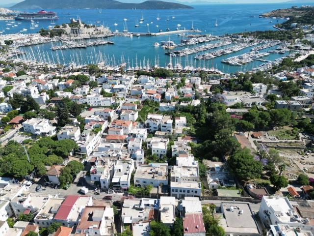 Bodrum Yeniköy'de Marina Manzaralı Müstakil Ev 2+1