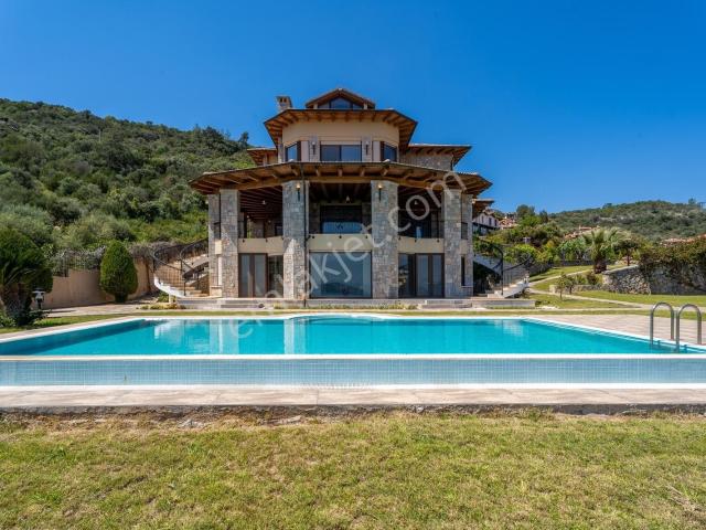 Bodrum'a Komşu Kıyıkışlacık'ta, Özel Koyda Eşsiz Malikane