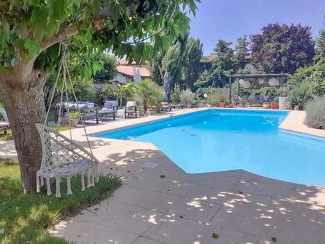 Boé Villa 250m2 proche commerces, écoles, bus