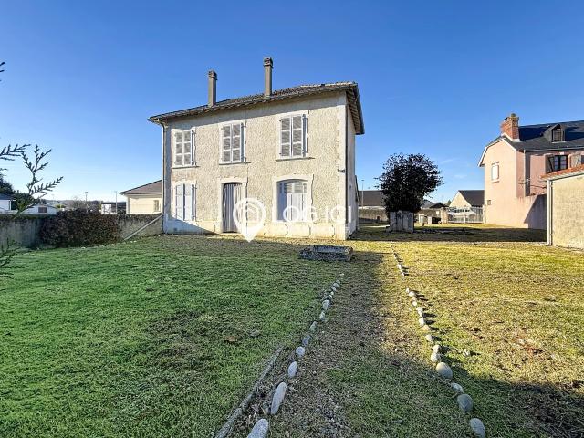 BOEIL BEZING Maison à rénover T4 avec double garage et vue Pyrénées
