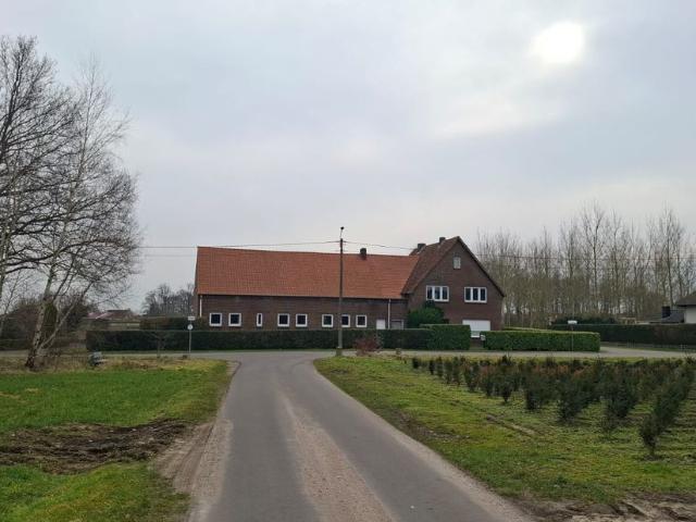 Boerderij te koop voor 550000 euro met 4 slaapkamers