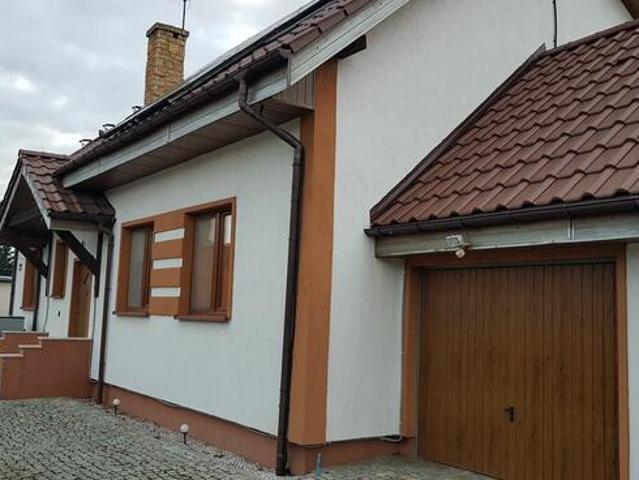 Bogucin dochodowy dom 220 m2 2 działki panele solarne