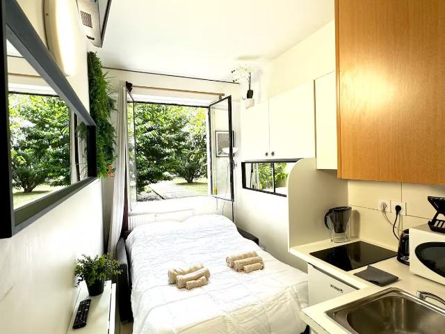 Bois de Boulogne, Avenue Foch, Porte Dauphine, 16th arrondissement, Paris Amsterdam Apartments for Rent