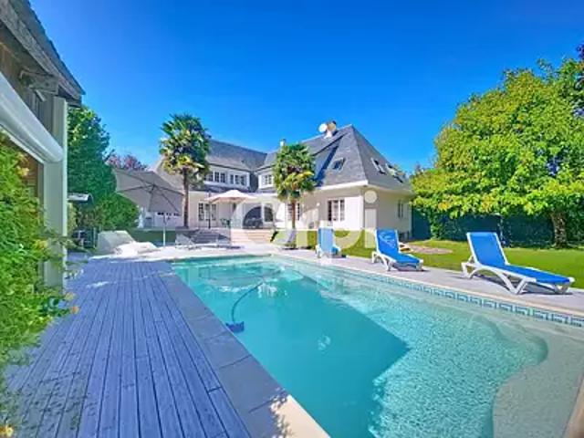 Boissise le Roi 77310 Achat / Vente maison 10 pièces t10 piscine jardin