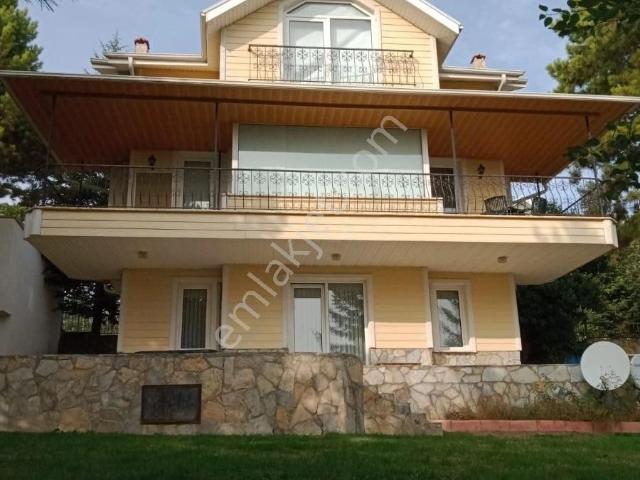 Bolu Merkez Dumantepe Sitesinde Satılık Villa