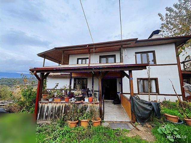 BOLU GÖYNÜK EKİNCİLER KÖY İÇİNDE BAKIMLI MUHTEŞEM KÖY EVİ