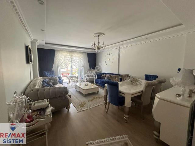 Bolvadin Yenice 4+1,200m²,teraslı, Merkezi Konumda Ferah Daire
