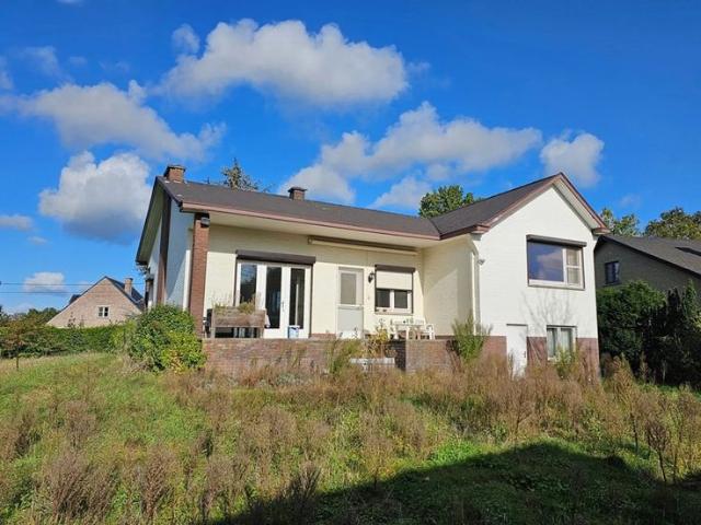 Bolderberg: Te renoveren woning op een ruim perceel