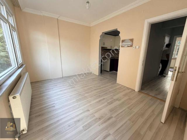 Bölge Emlak'tan Alt Kaynarcada Merkezi Konumda Temiz Kiralık 2+1