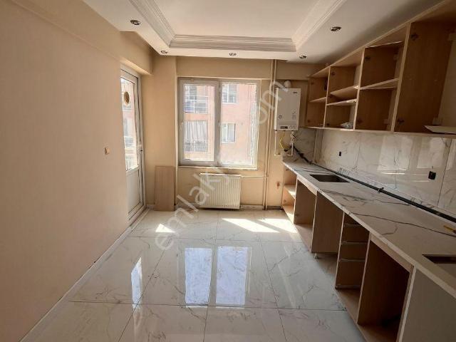 Bölge Hastanesi Yakını 160 M2 Site İçi Arakat Kiralık Daire
