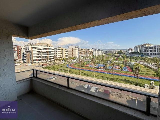 Bölge Parkına Cephe Sıfır 3+1 Kiralık