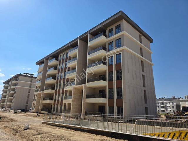 Bölgenin En Lüksü Arakat Veysel Karani Cad.kenarı 9 Tane Kiralık
