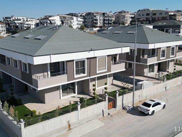 BÖLGEDEKİ EN UYGUN FİYATLI SİTE İÇİ YAZLIKLAR