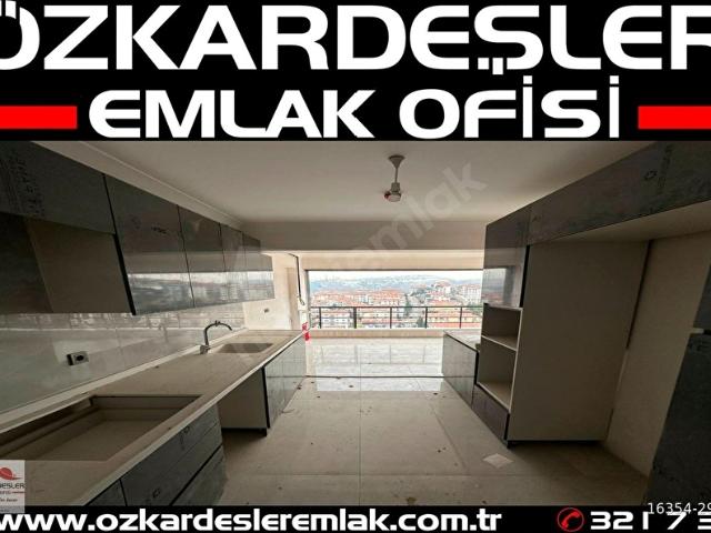 BÖLGESİNDE TEK SİTE BAŞ DÖNDÜREN ANKARA MANZARASI İLE LÜX 3+1.
