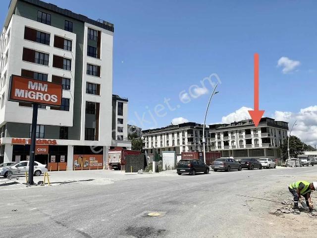 Bolluca Millet Bahçesine Cephe 200 M2. Dükkan