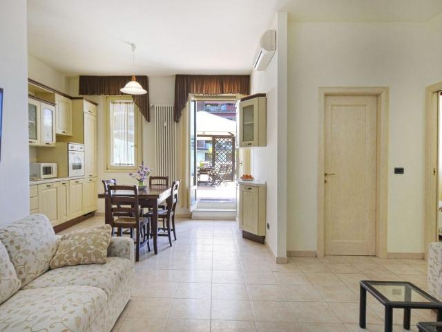 Bologna Fair Apartment with Large Terrace, Bologna Amsterdam Apartments for Rent
