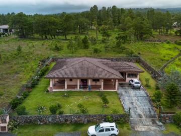 BOQUETE – CASA EN VENTA EN ÁREA TRANQUILA Y LINDA VISTAS