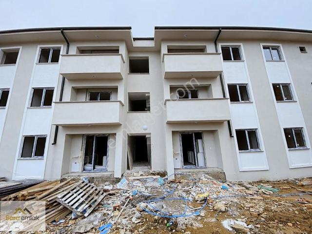 Bora Emlak'dan Yunus Emre Mahallesi'nde Satılık 1+1 Daire